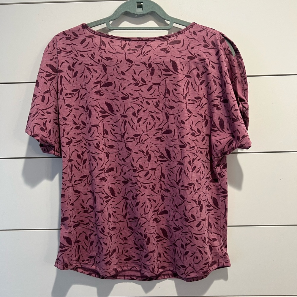 Colette Romey cold shoulder knit top. - Picture 4 of 4